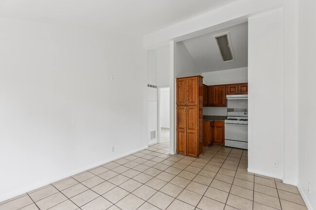 Floorplan - 4717-4727 Gambier/4716-4726 Butterfly