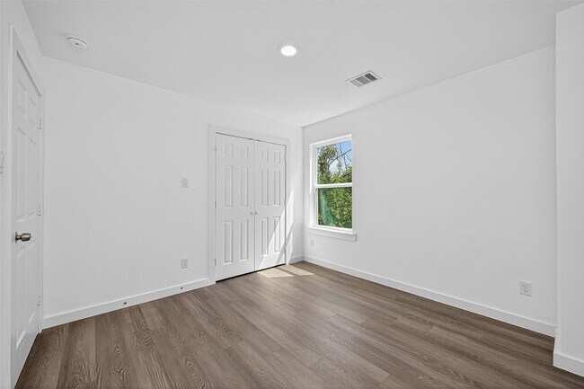 Building Photo - 9405 Madera Rd