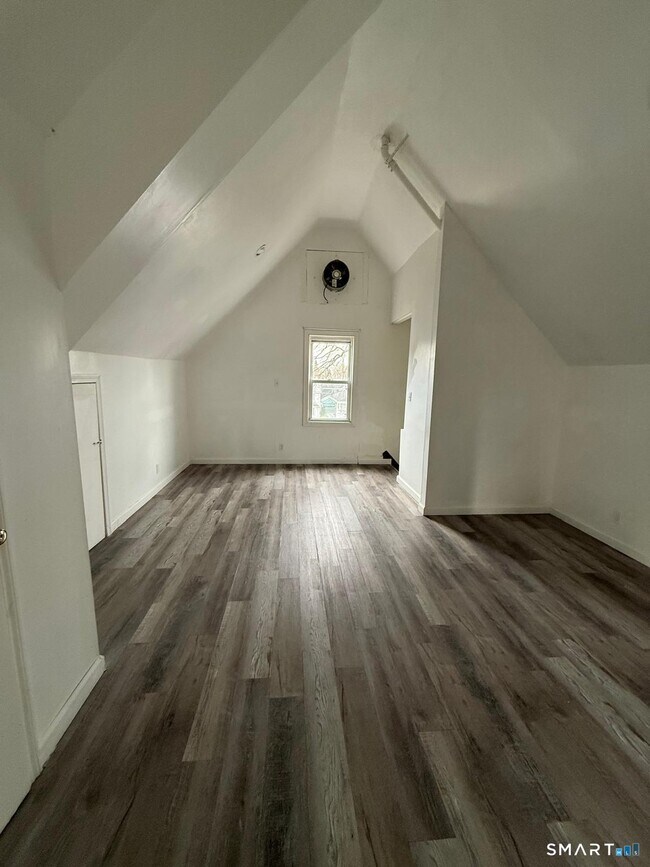 Building Photo - 87-89-89 Astoria Ave