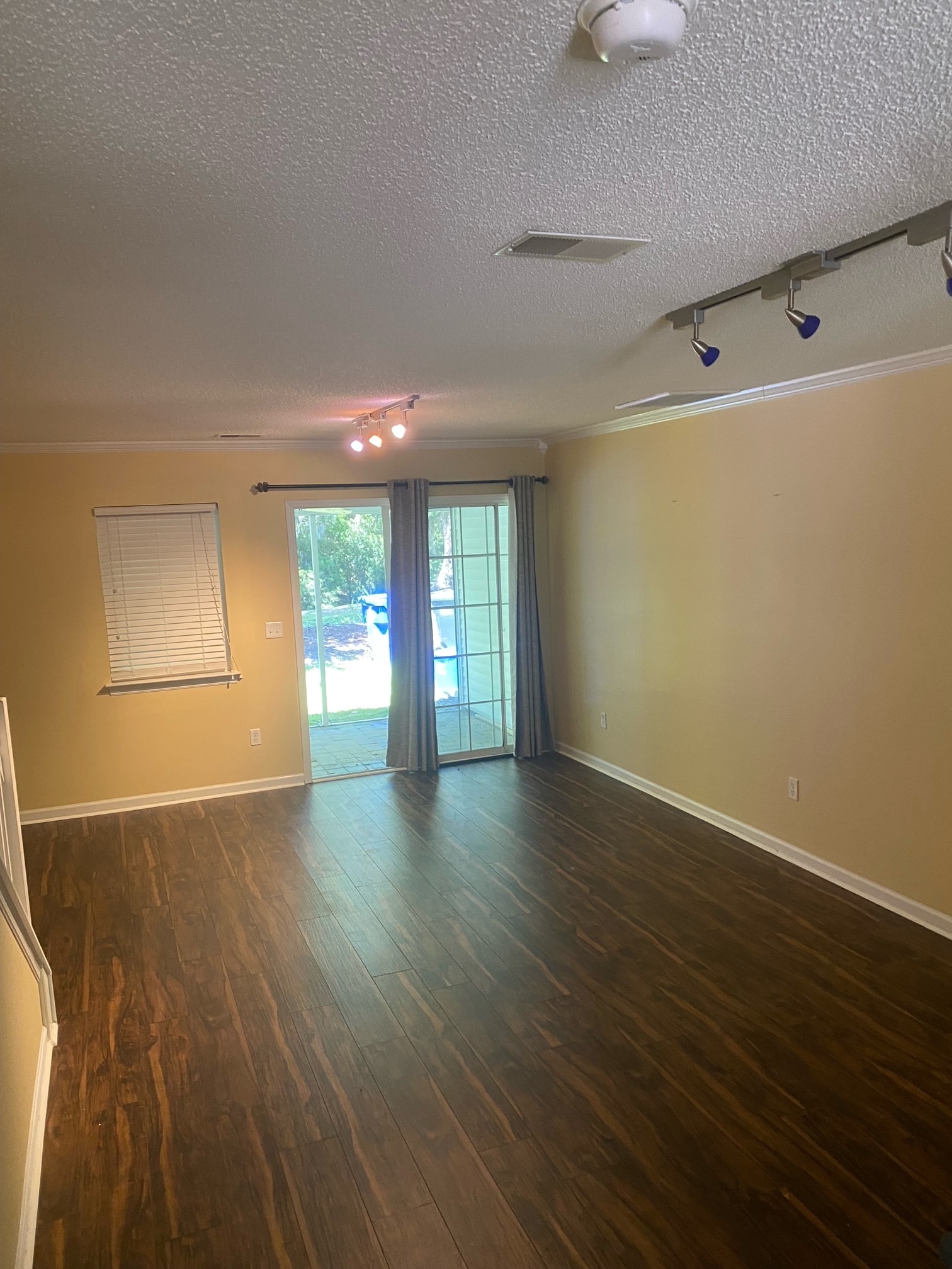 Building Photo - 8133 Shadow Oak Dr