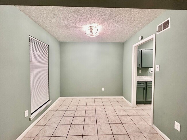 Building Photo - Newly Rehabbed Home in Raleigh - Open To Section 8