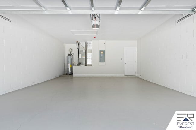 Building Photo - 11 Kaywood Pl