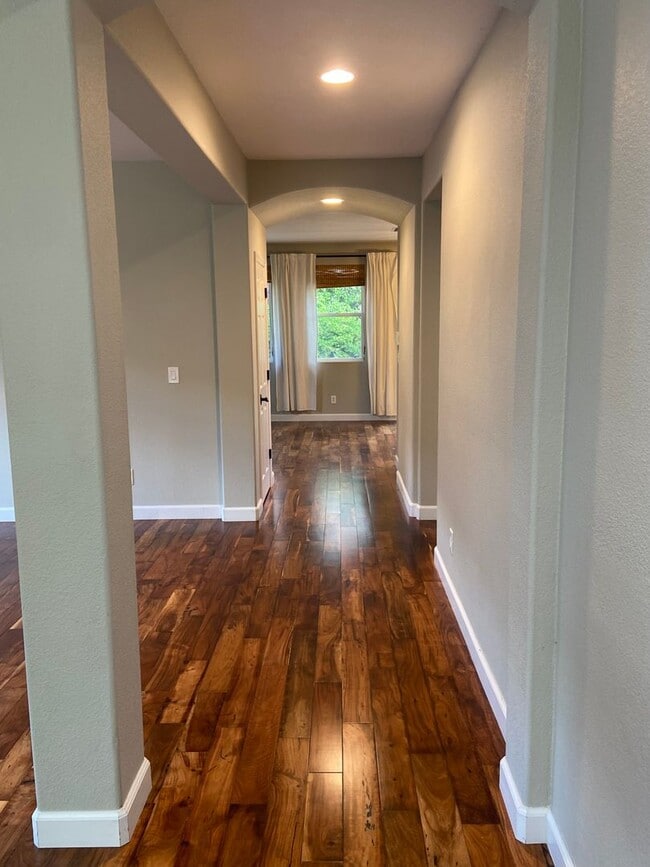 Building Photo - Parkway Beauty - 4 Bdrm, 2.5 Bath