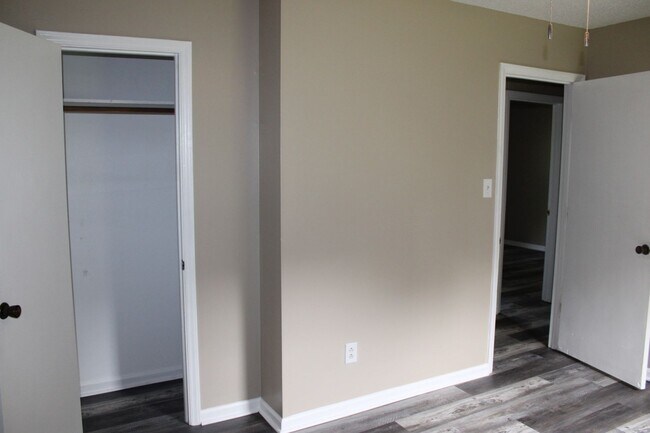 Building Photo - 101 Palmetta Dr