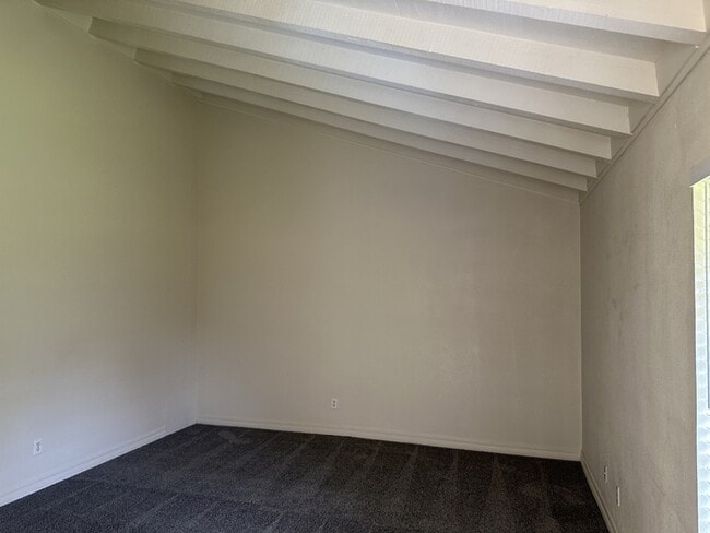 Building Photo - Stockton 2 Bedroom 1 Bathroom Condo