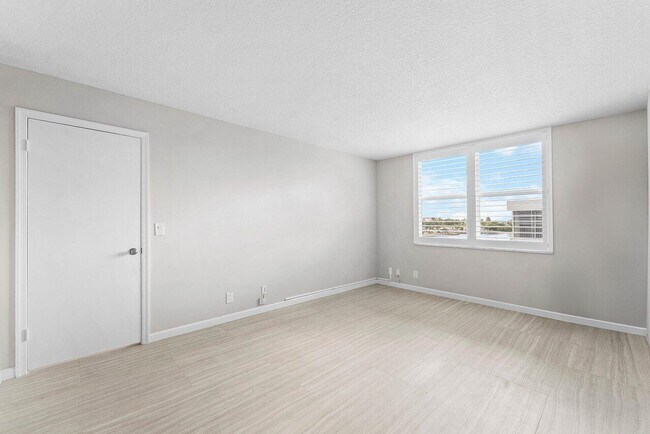 Building Photo - 2004 S Federal Hwy