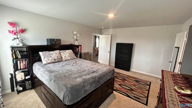 Building Photo - 174 Meadow Ridge Dr