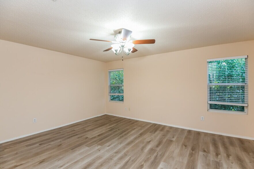 Building Photo - 4852 Waterford Dr