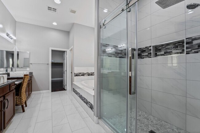 Building Photo - Single Story with a  Covered Spa, Cover Pa...