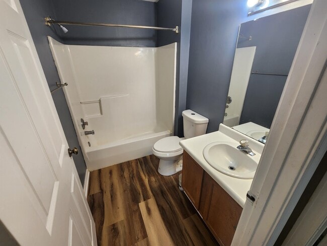 Building Photo - 2131 Wesley Ct