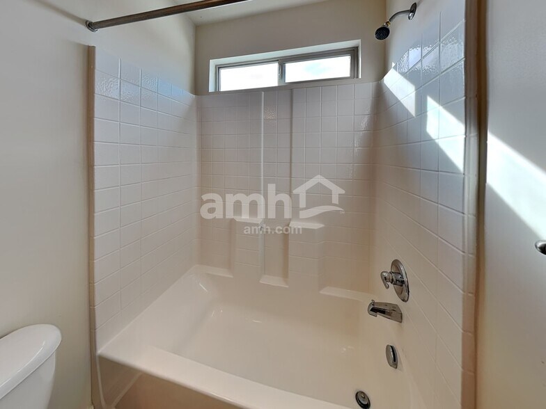 Building Photo - 247 Boston Dr