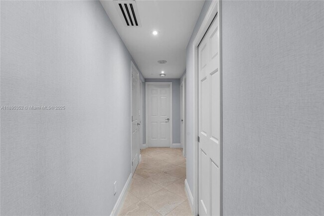 Building Photo - 1643 Brickell Ave