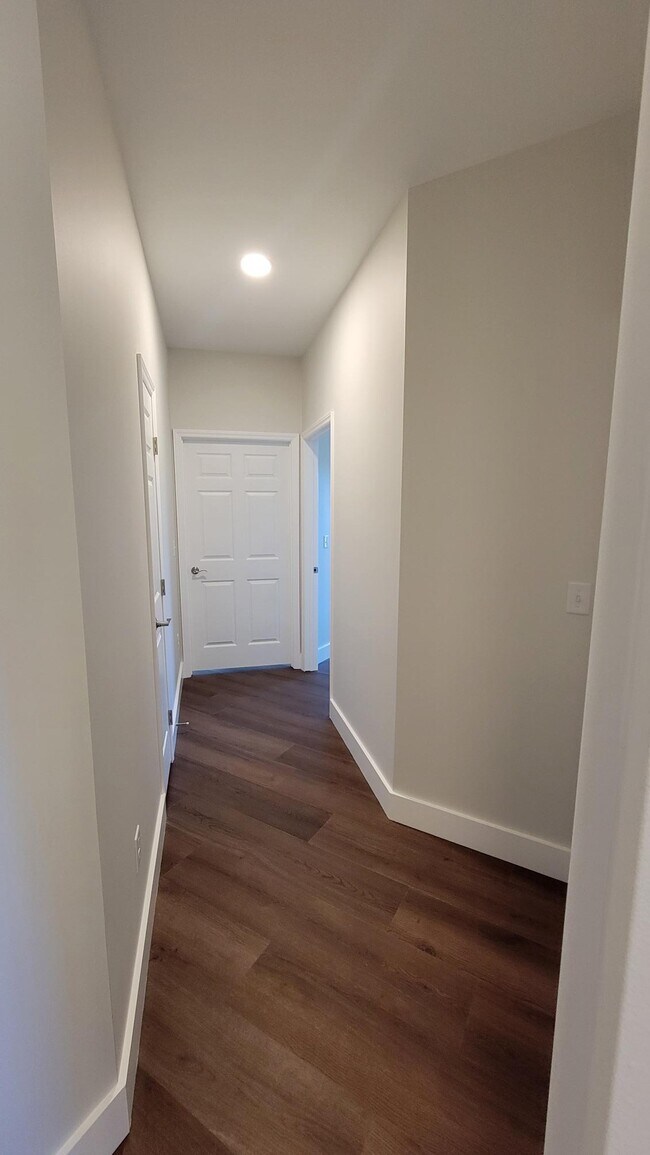 Building Photo - 117 Paislee Pk Ct