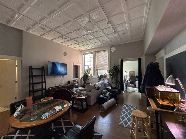 Building Photo - 28 Adams St