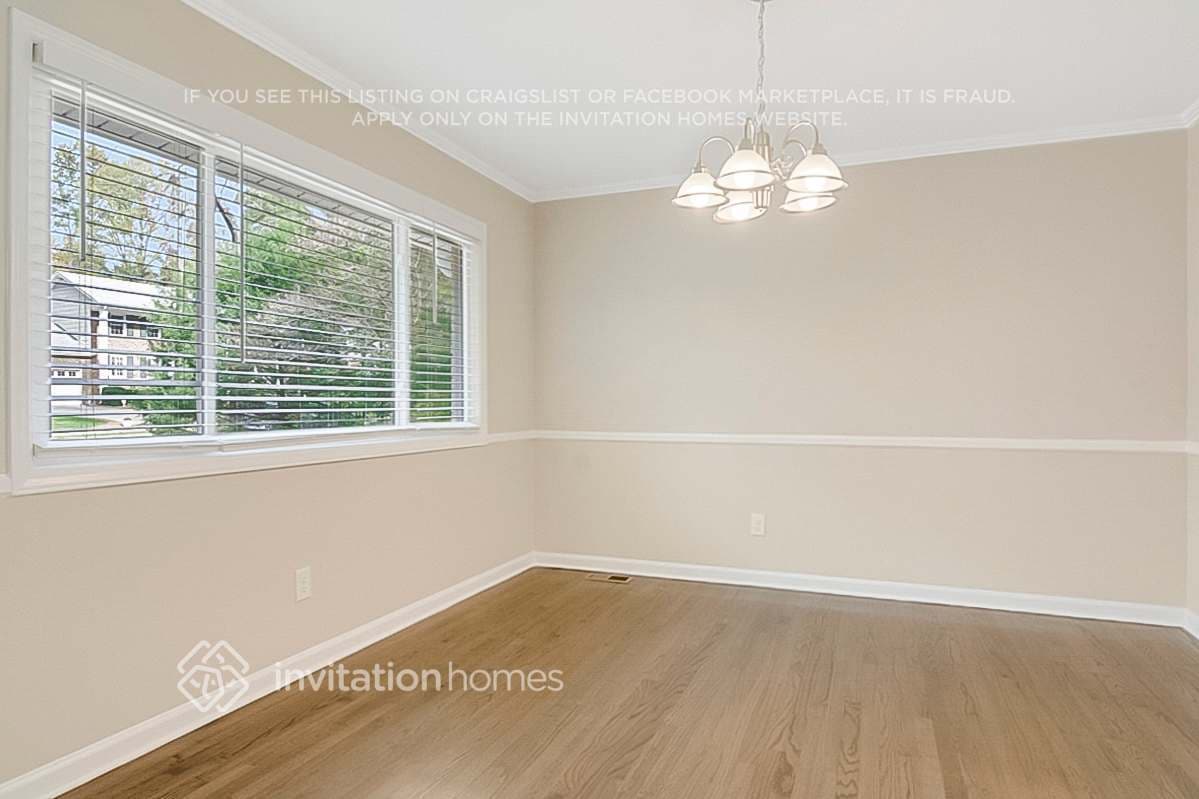 Building Photo - 1404 Falls Church Rd