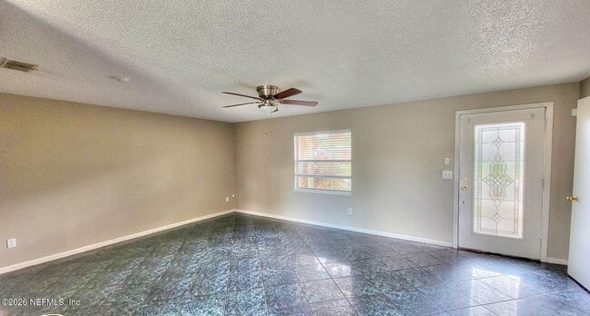 Building Photo - 2472 Fernside Rd