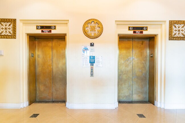 Building Photo - 3256 SW 22nd Terrace