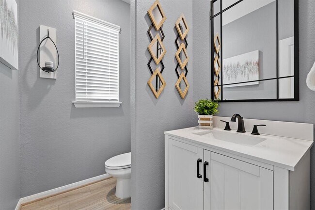 Building Photo - 408 Ravello St