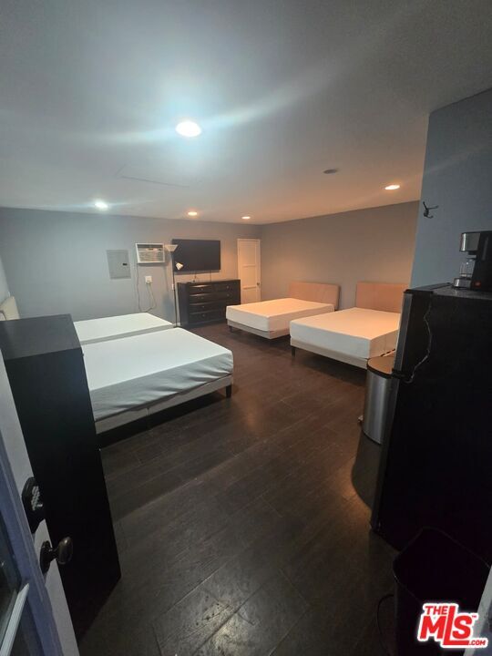 Building Photo - 19150 Topham St