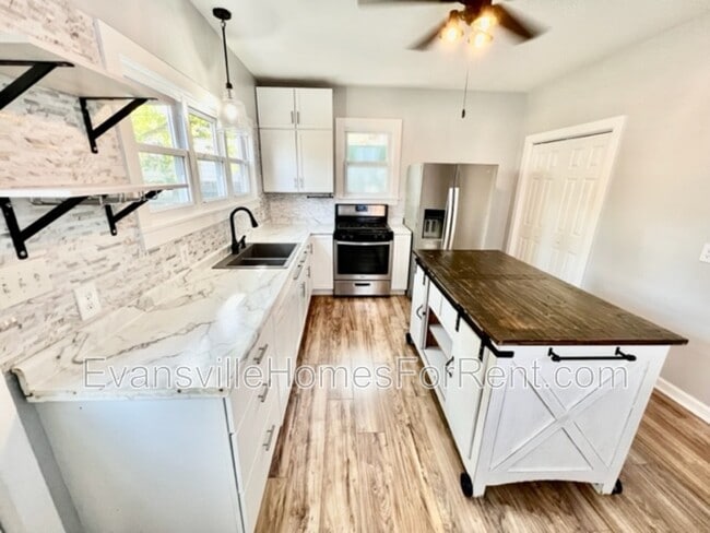 Building Photo - 1618 Stinson Ave