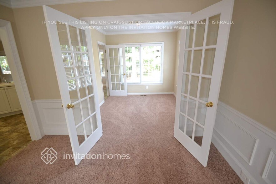 Building Photo - 2752 Wyndcliff Way