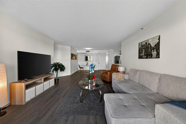 Building Photo - 3530 Mystic Pointe Dr