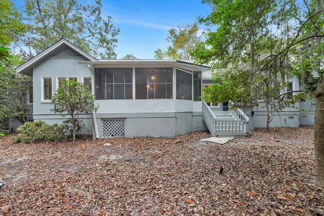 Building Photo - "Experience Southern Charm: Spacious 3-Bed, 3-Bath Home in The Landings"