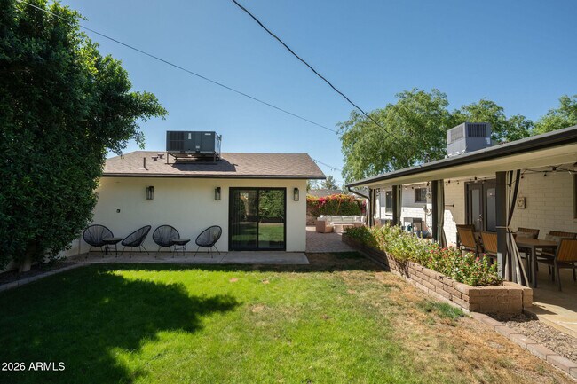 Building Photo - 4813 E Fairmount Ave