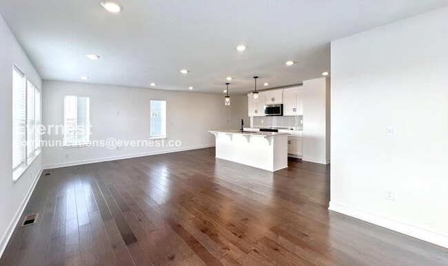 Building Photo - 27605 E Red Fox St