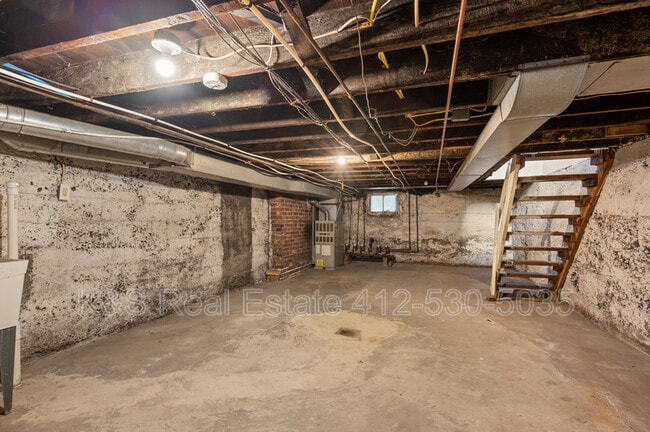 Building Photo - 523 Marwood Ave