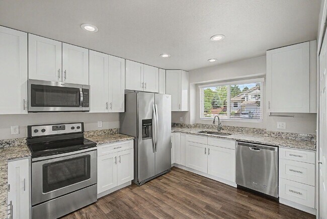 Building Photo - 1005 Scarlet Oak Dr
