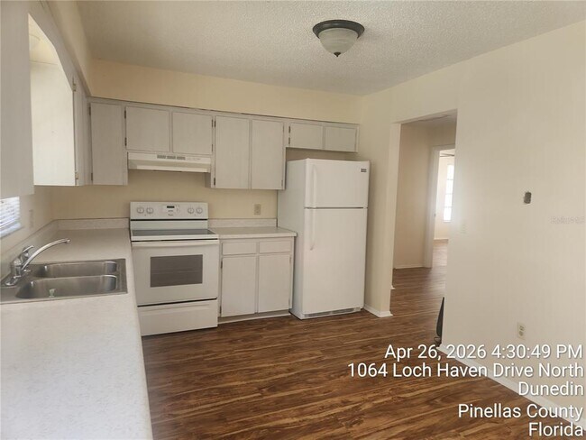 Building Photo - 1064 Loch Haven Dr N