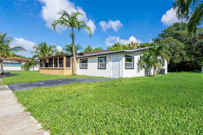 Building Photo - 2941 NW 11th Ct