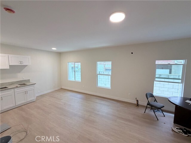 Building Photo - 125 W Chestnut St