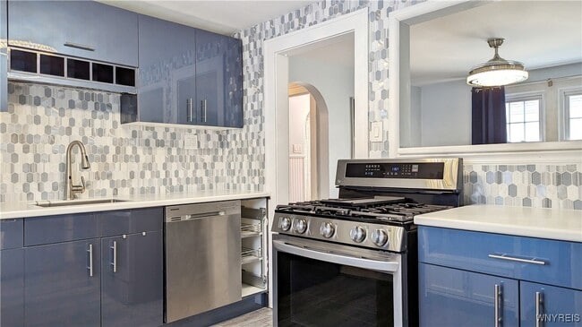 Building Photo - 81 Knox Ave