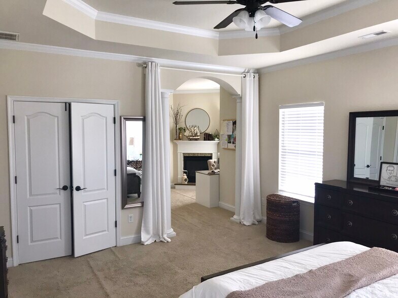 Building Photo - 7571 Villa Ct