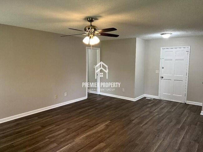 Building Photo - 6119 Rickwood Dr NW