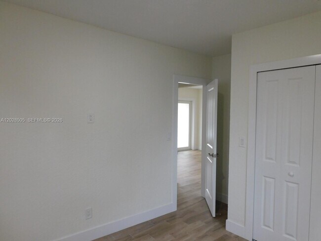Building Photo - 3333 SW 89th Ave