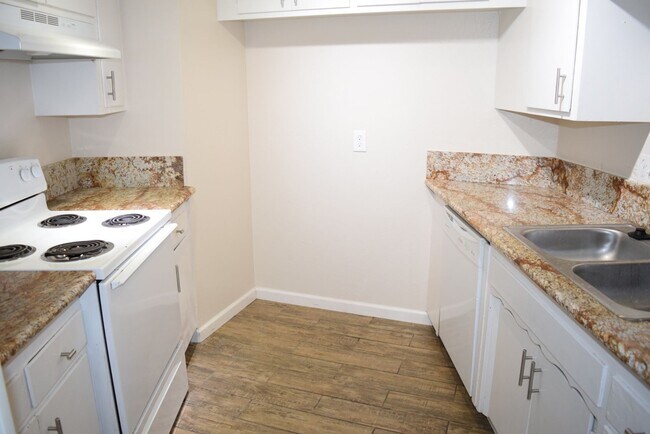 Building Photo - 6049 Northcrest Cir