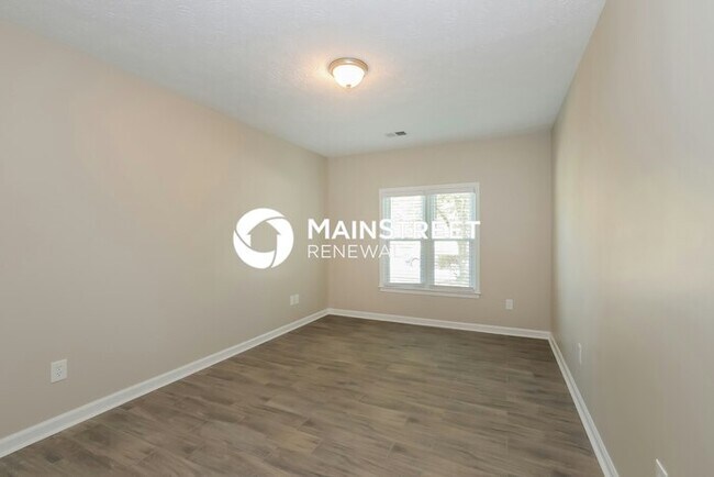 Building Photo - 3 Bedroom Pet-Friendly Home in LOGANVILLE,...