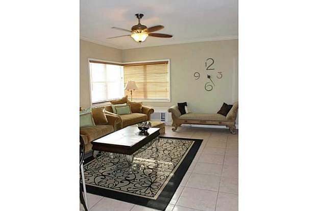 Building Photo - 2444 Flamingo Pl