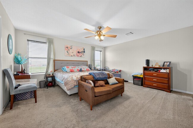 Building Photo - 2623 Hawthorn Park Ct