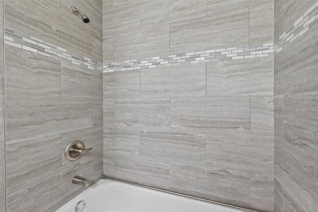 Building Photo - 6351 Briar Rose Dr