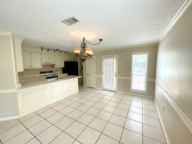 Building Photo - *MOVE IN SPECIAL* 3/2 Available for Rent in Madison! Cobblestone Subdivision