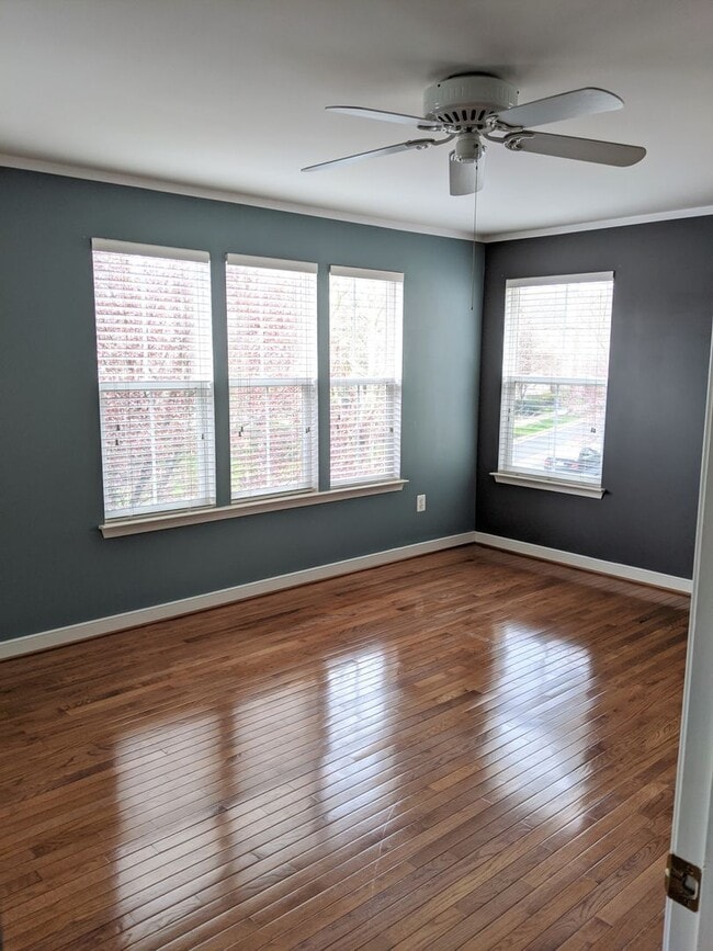 Building Photo - Single Family Home in Established Urbana Highlands Ready before the holidays!