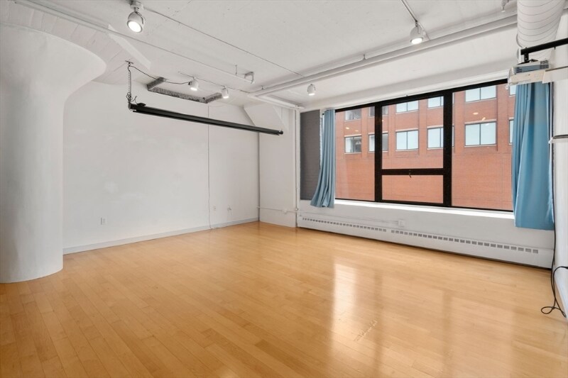 Building Photo - 210 South St