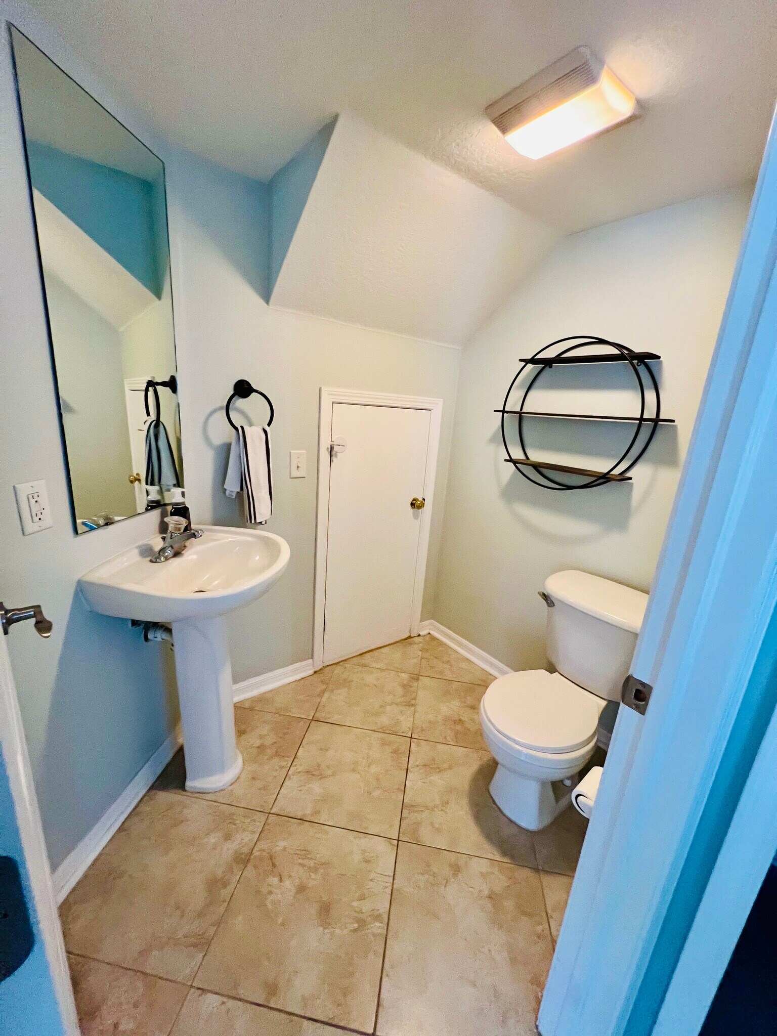 Building Photo - 3857 Island Way
