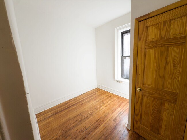Interior Photo - 502-504 Amsterdam Avenue
