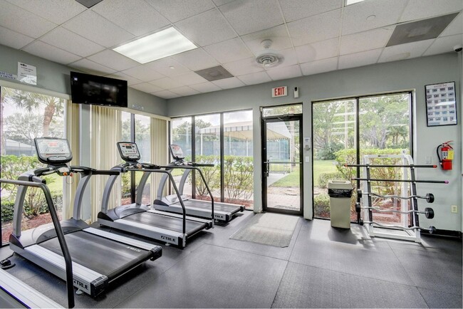 Building Photo - 2769 Pointe Cir