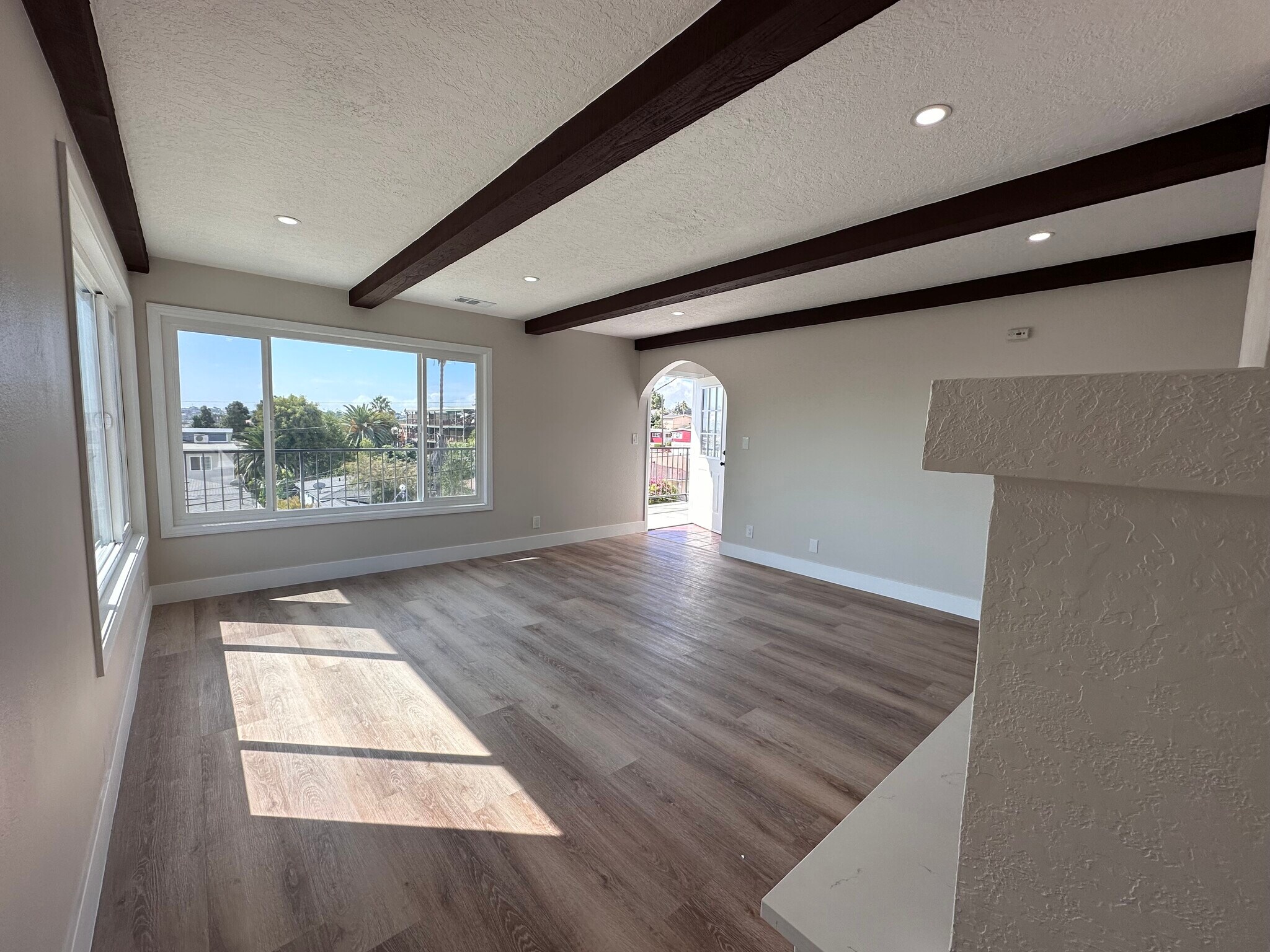 Building Photo - 770 W 2nd St